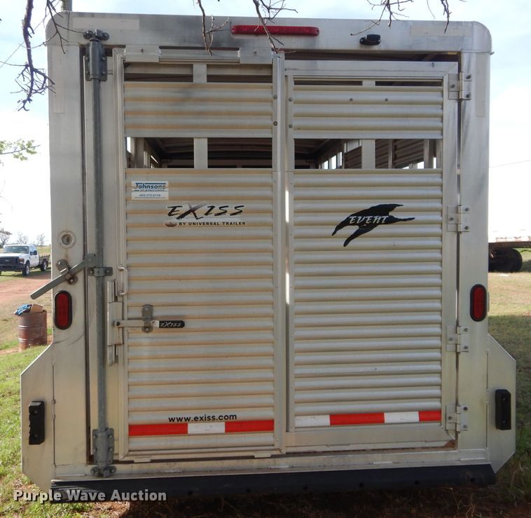 image for item GK9124 2010 Universal STK-16GN livestock trailer