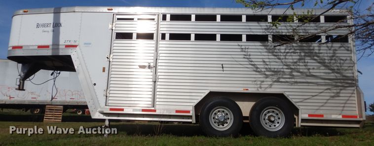 image for item GK9124 2010 Universal STK-16GN livestock trailer