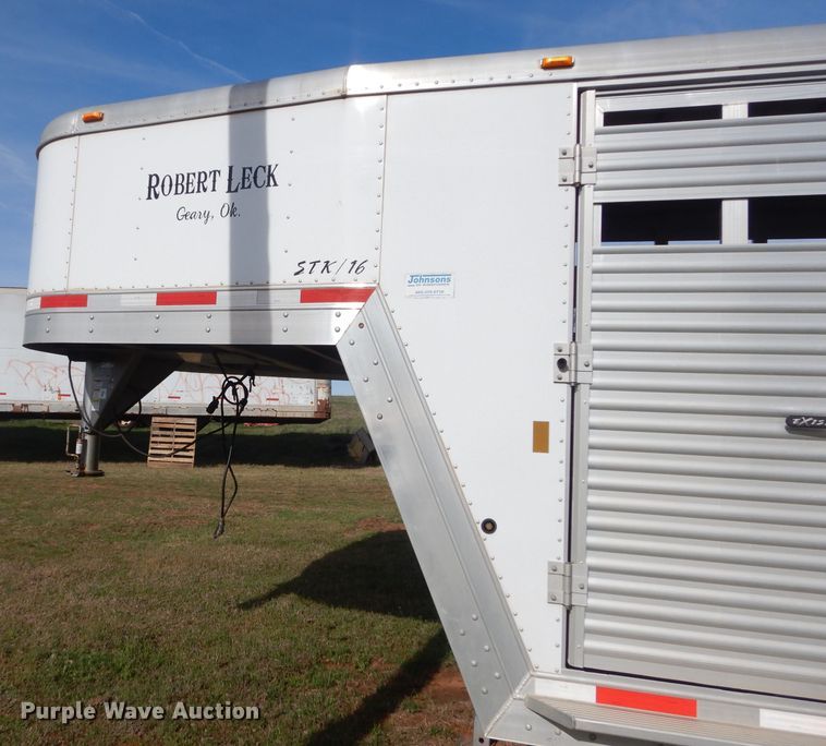 image for item GK9124 2010 Universal STK-16GN livestock trailer