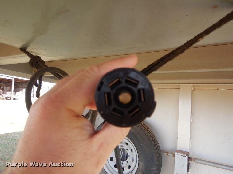 image for item GK9124 2010 Universal STK-16GN livestock trailer