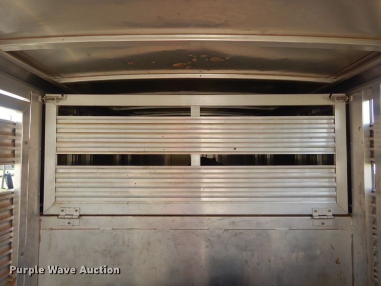 image for item GK9124 2010 Universal STK-16GN livestock trailer