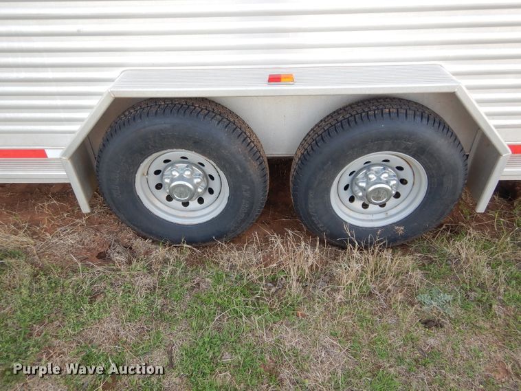 image for item GK9124 2010 Universal STK-16GN livestock trailer