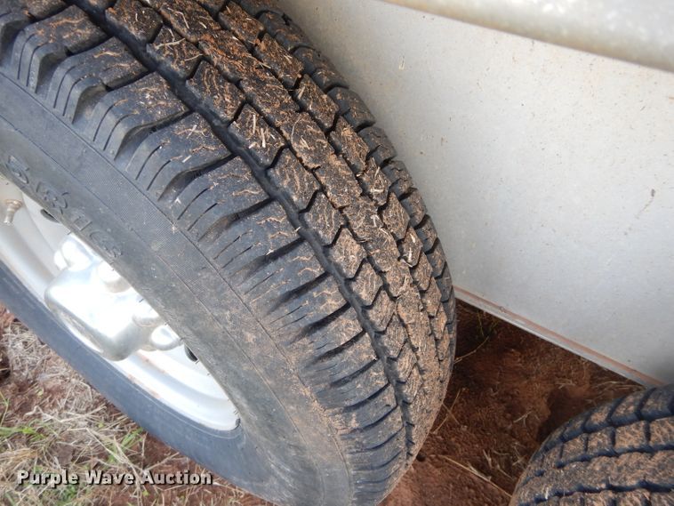 image for item GK9124 2010 Universal STK-16GN livestock trailer