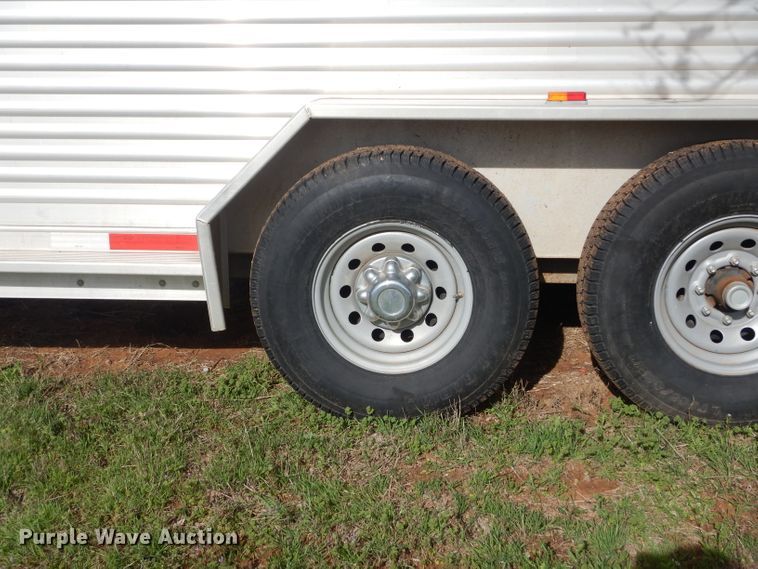 image for item GK9124 2010 Universal STK-16GN livestock trailer