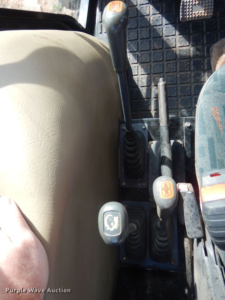 image for item GK9125 2007 Kioti DK65S MFWD tractor