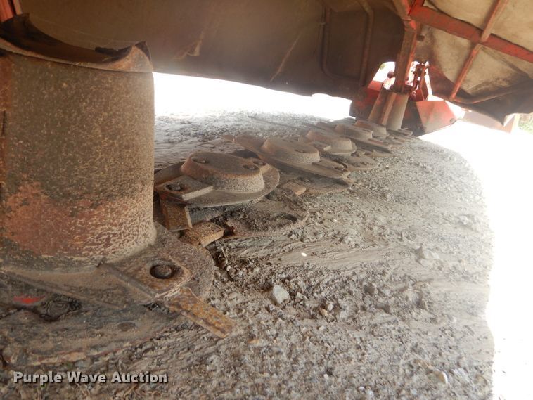 image for item GN9250 Kuhn GMD700 disc mower