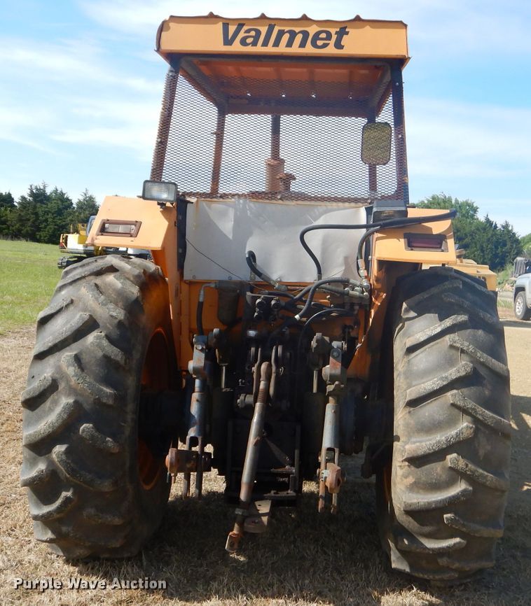 image for item GN9253 Valmet 885 tractor