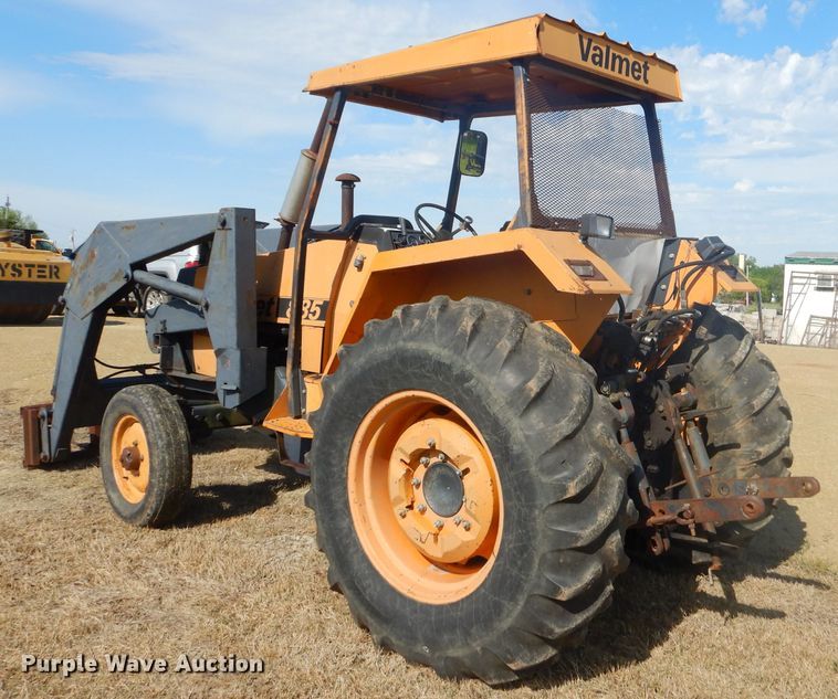 image for item GN9253 Valmet 885 tractor