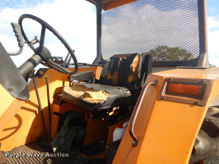 image for item GN9253 Valmet 885 tractor