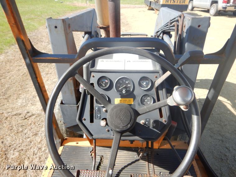 image for item GN9253 Valmet 885 tractor