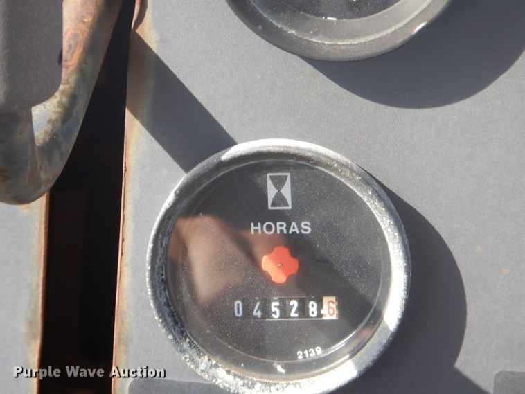 image for item GN9253 Valmet 885 tractor