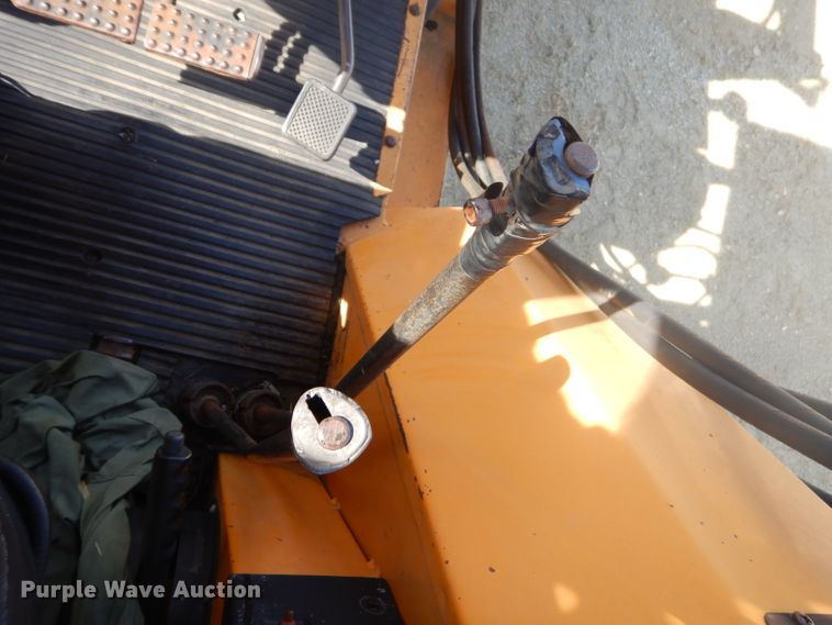 image for item GN9253 Valmet 885 tractor