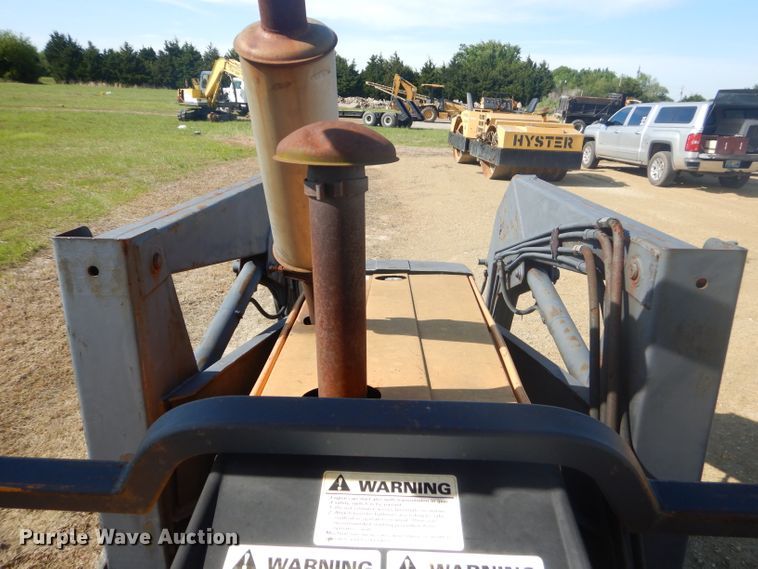 image for item GN9253 Valmet 885 tractor