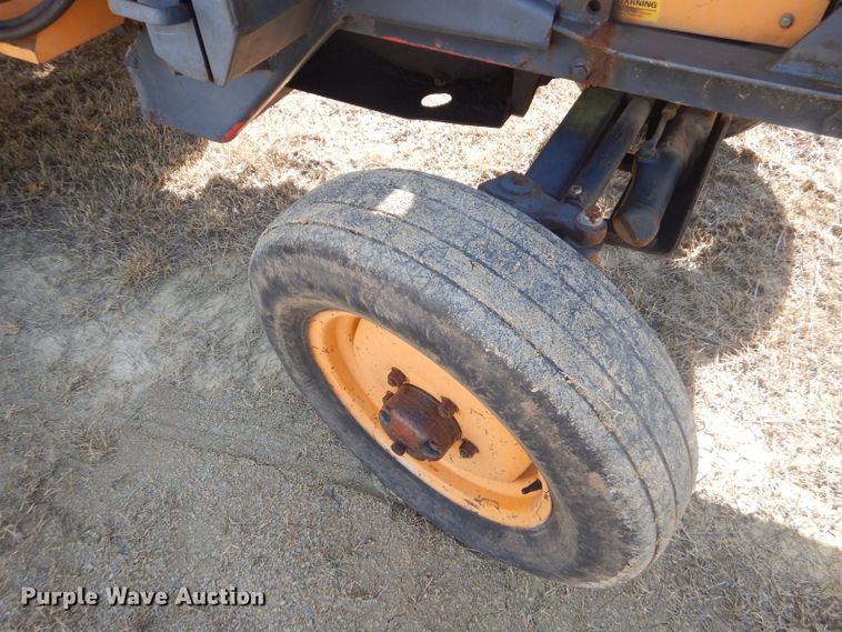 image for item GN9253 Valmet 885 tractor