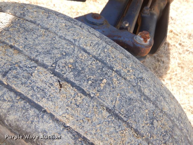 image for item GN9253 Valmet 885 tractor