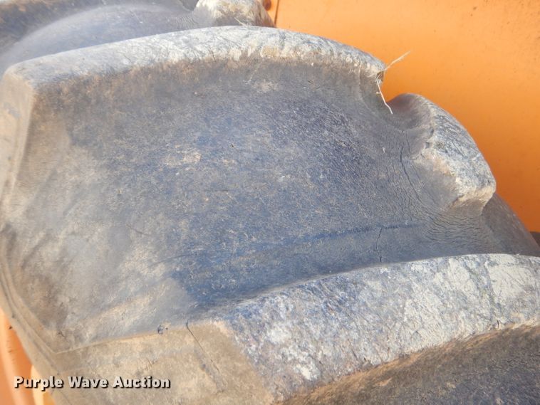 image for item GN9253 Valmet 885 tractor