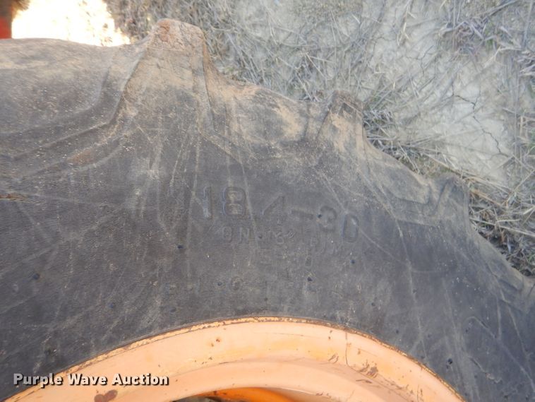 image for item GN9253 Valmet 885 tractor