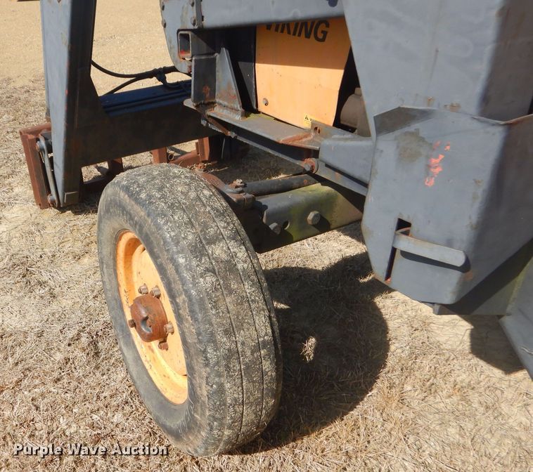 image for item GN9253 Valmet 885 tractor