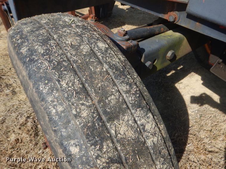 image for item GN9253 Valmet 885 tractor