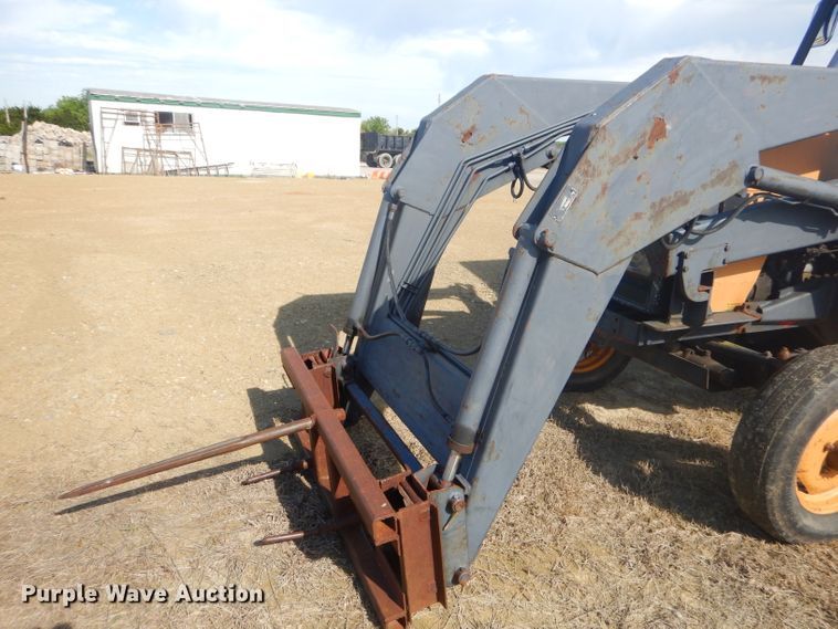 image for item GN9253 Valmet 885 tractor