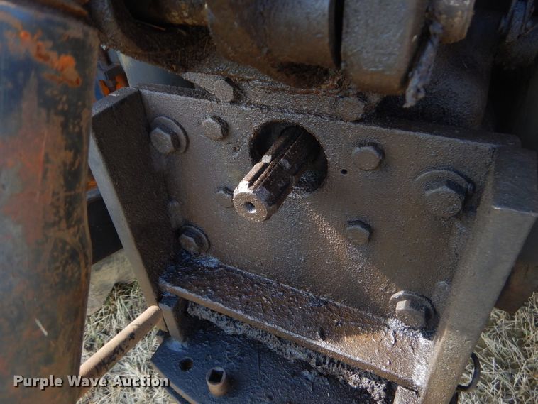 image for item GN9253 Valmet 885 tractor