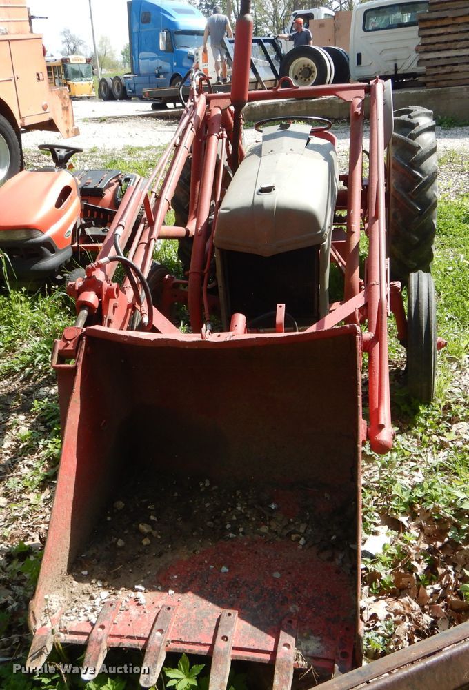 image for item GO9589 Ford 2N tractor