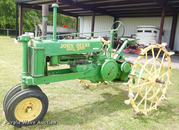 image for item GP9048 1938 John Deere B tractor