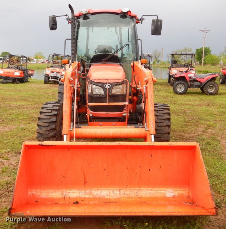 image for item GP9076 Kubota 6040D tractor