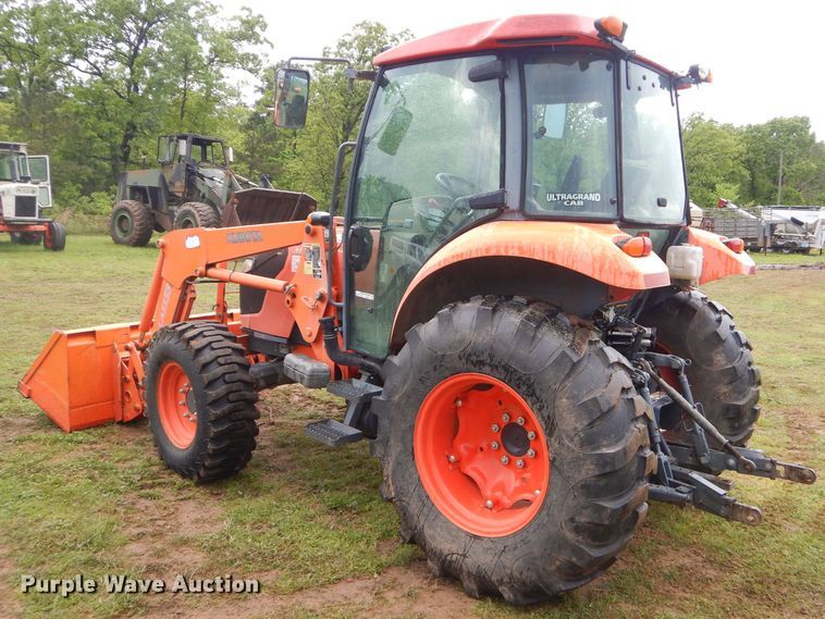 image for item GP9076 Kubota 6040D tractor