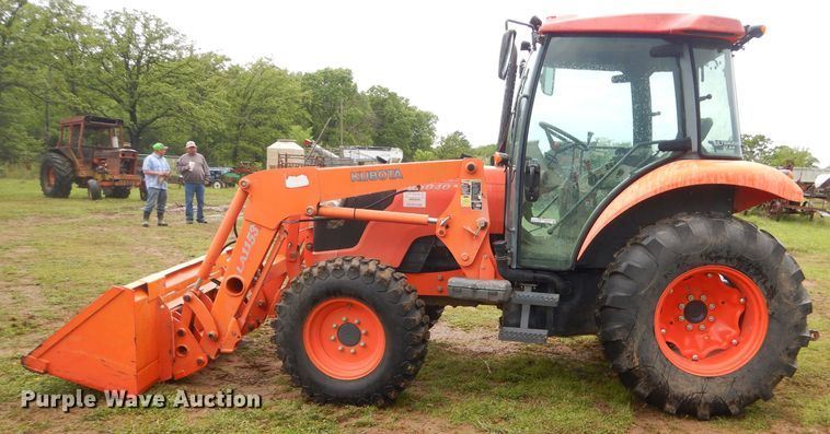 image for item GP9076 Kubota 6040D tractor