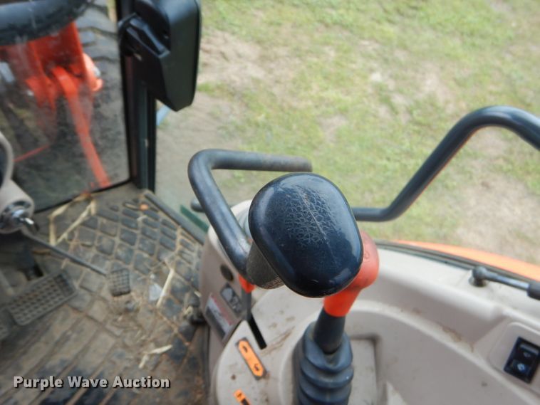 image for item GP9076 Kubota 6040D tractor