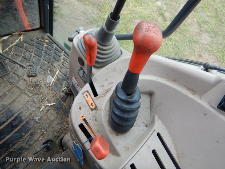 image for item GP9076 Kubota 6040D tractor