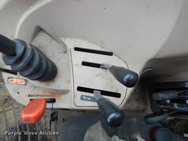 image for item GP9076 Kubota 6040D tractor