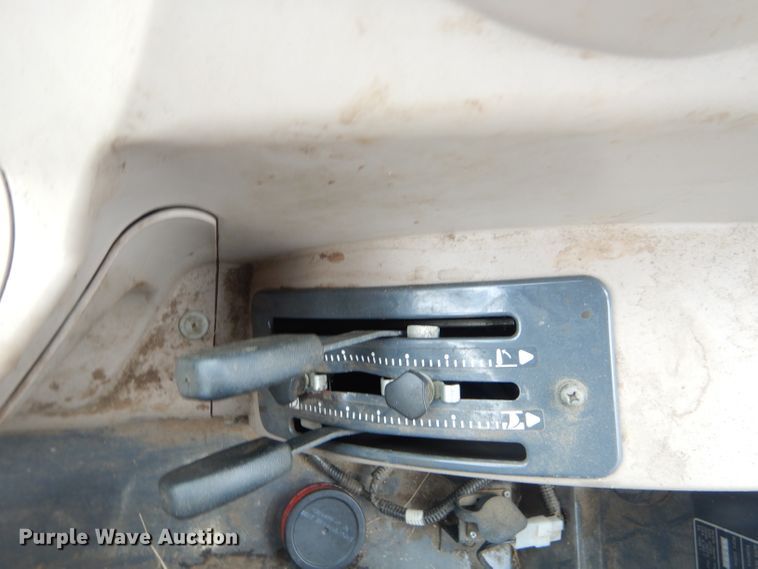 image for item GP9076 Kubota 6040D tractor