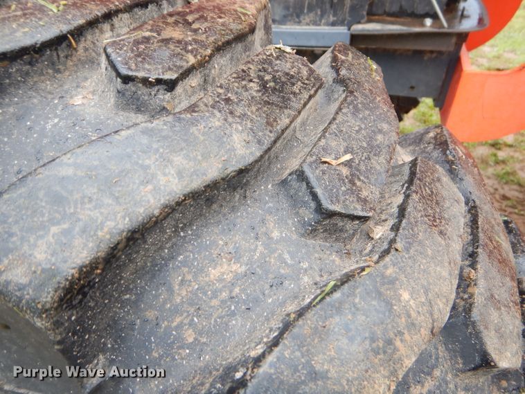 image for item GP9076 Kubota 6040D tractor