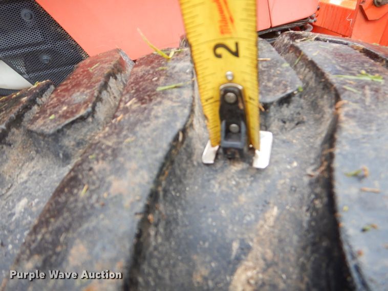 image for item GP9076 Kubota 6040D tractor