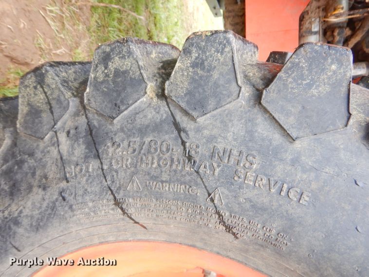 image for item GP9076 Kubota 6040D tractor