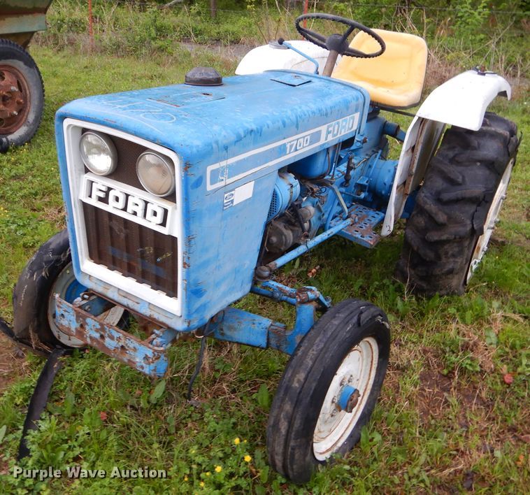 image for item GP9081 Ford 1700 tractor