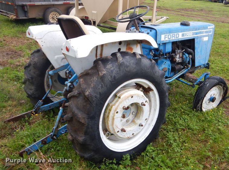 image for item GP9081 Ford 1700 tractor