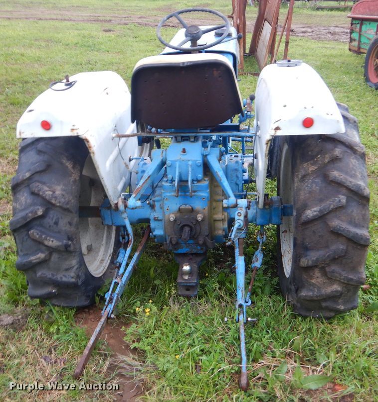 image for item GP9081 Ford 1700 tractor