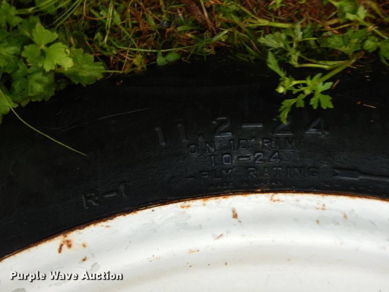 image for item GP9081 Ford 1700 tractor