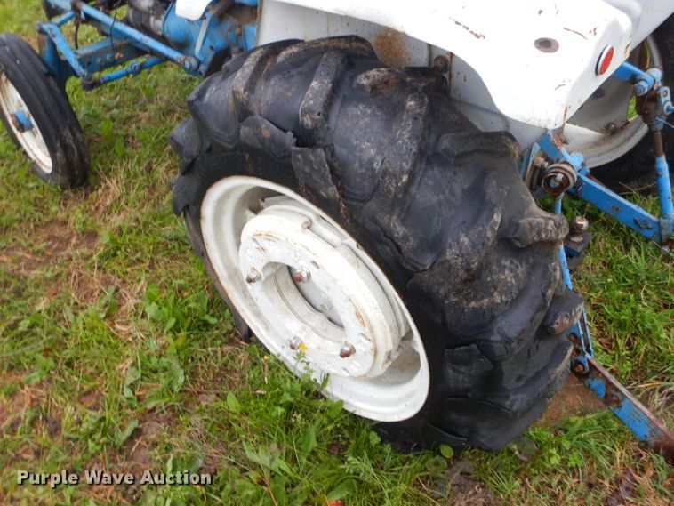 image for item GP9081 Ford 1700 tractor