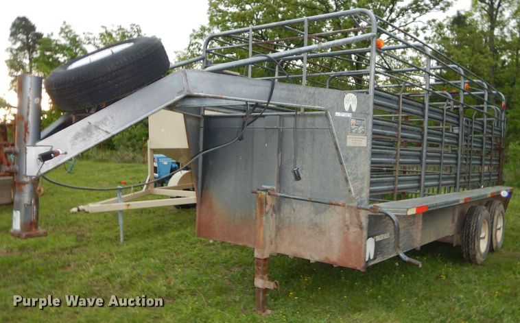 image for item GP9083 1997 W-W livestock trailer