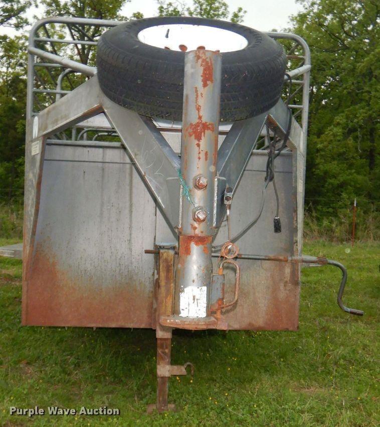 image for item GP9083 1997 W-W livestock trailer