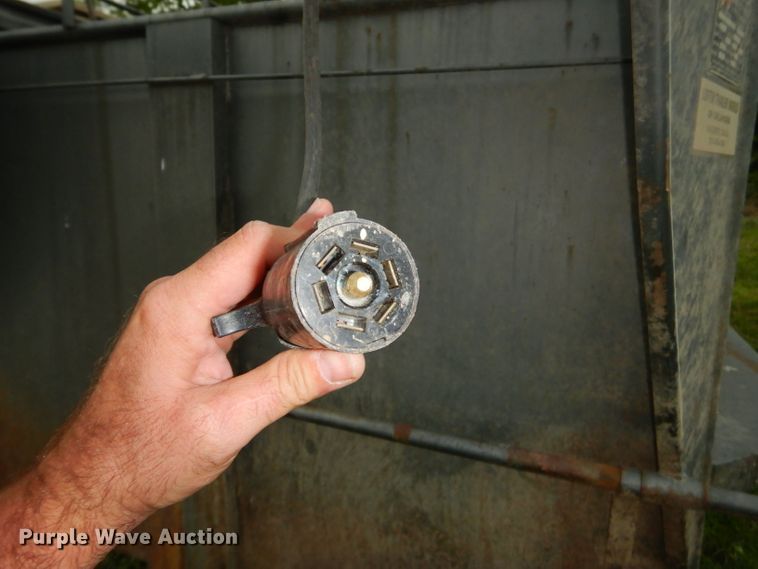 image for item GP9083 1997 W-W livestock trailer