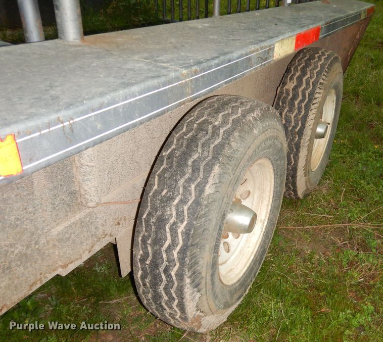 image for item GP9083 1997 W-W livestock trailer