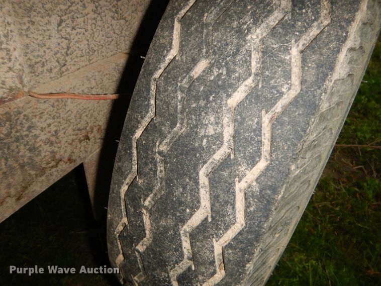 image for item GP9083 1997 W-W livestock trailer