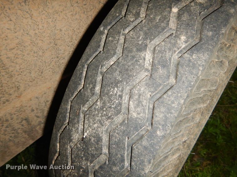 image for item GP9083 1997 W-W livestock trailer