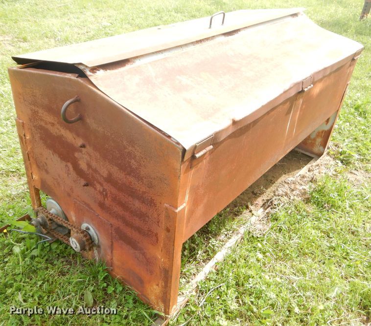 Steel cake feeder in Spavinaw, OK Item GP9090 sold Purple Wave