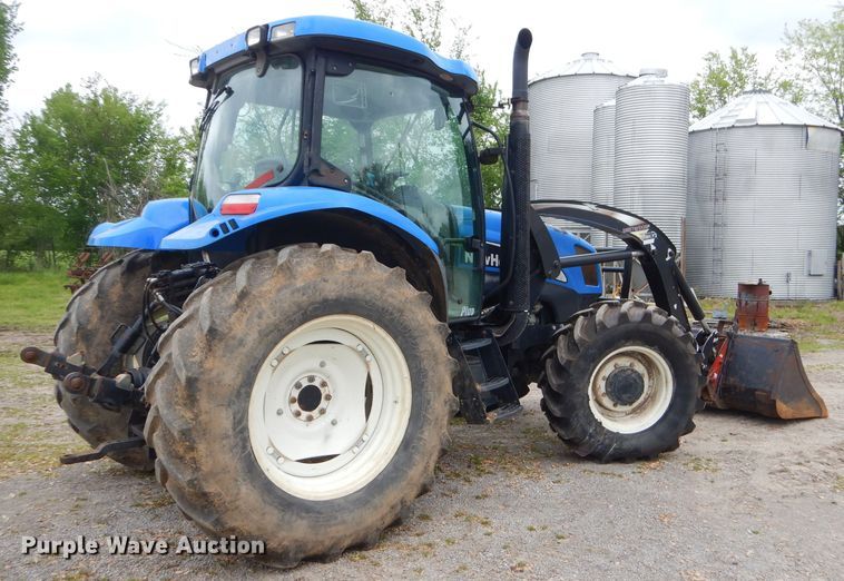 image for item GP9147 2004 New Holland TS115A tractor